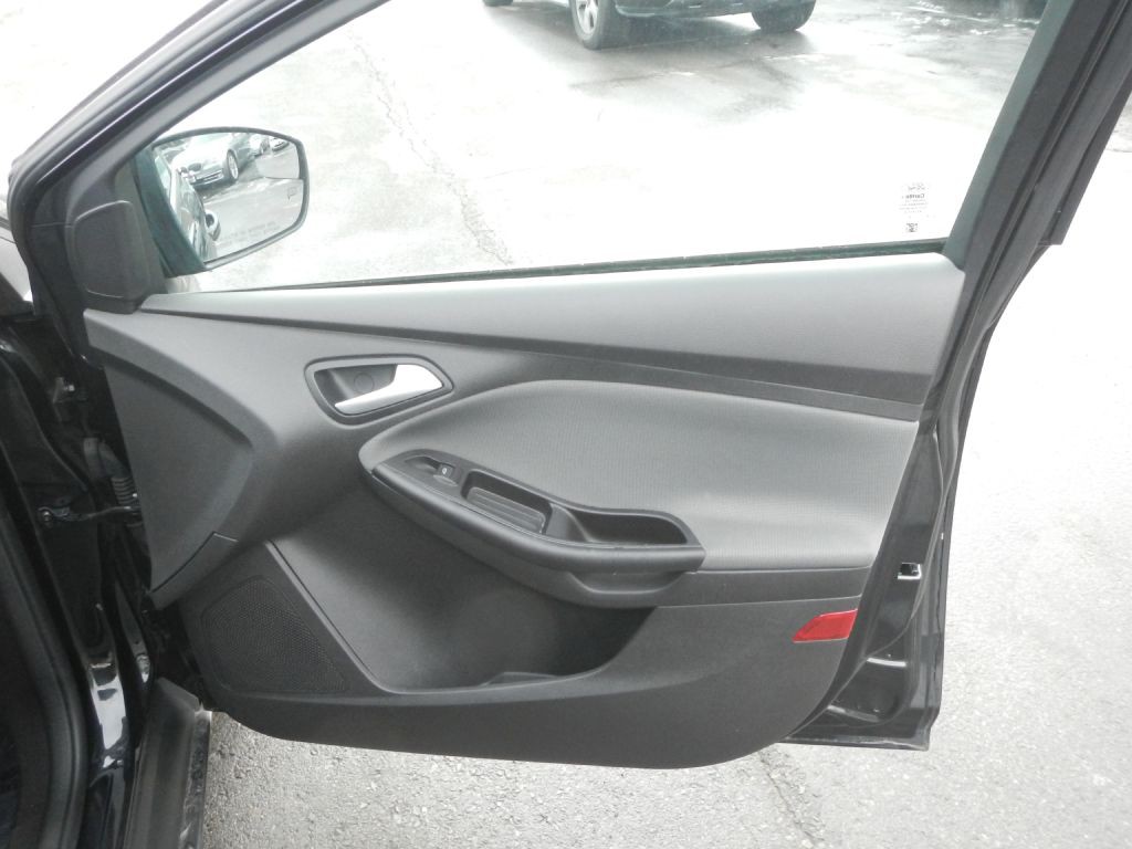 2014 Ford Focus Image 17