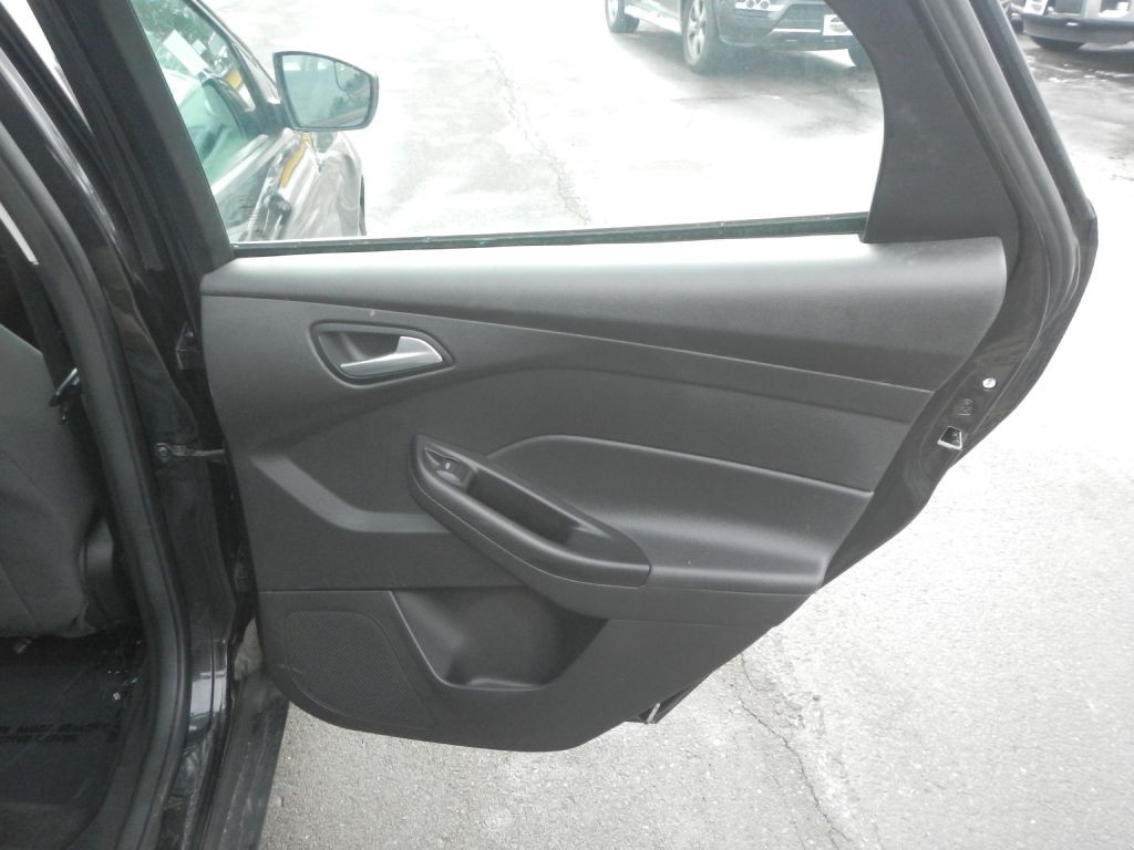 2014 Ford Focus Image 25
