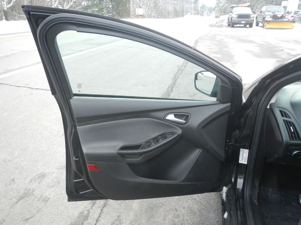 2014 Ford Focus Image 44