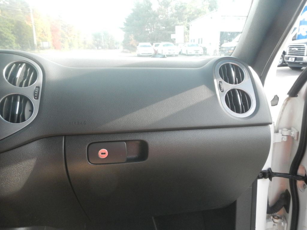 2016 Volkswagen Tiguan Image 25