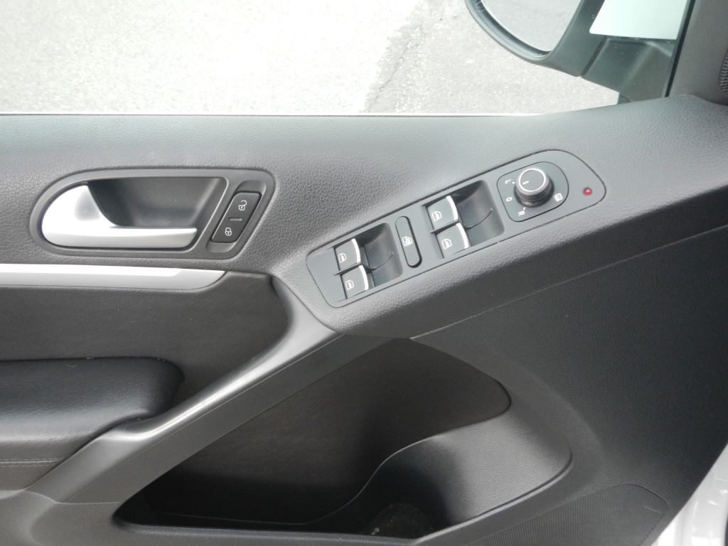 2016 Volkswagen Tiguan Image 48