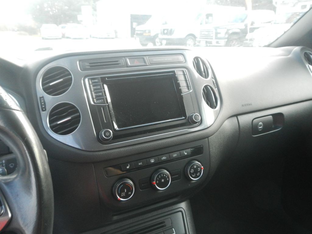 2016 Volkswagen Tiguan Image 52