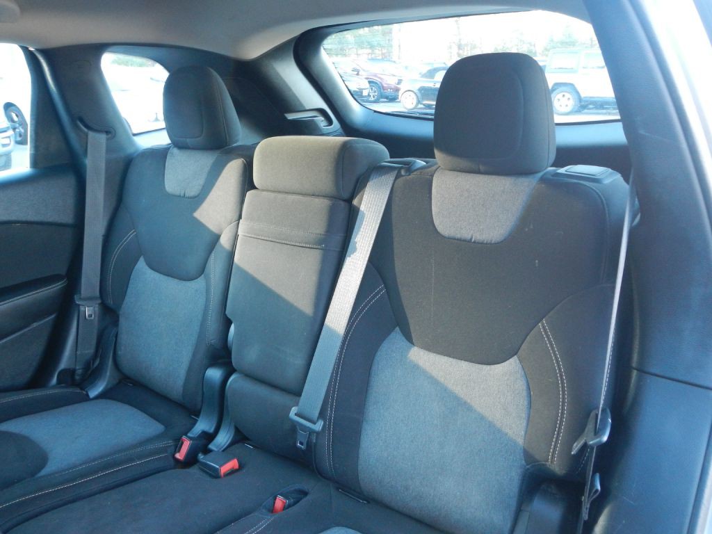 2017 Jeep Cherokee Image 8