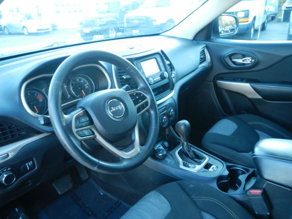 2017 Jeep Cherokee Image 10