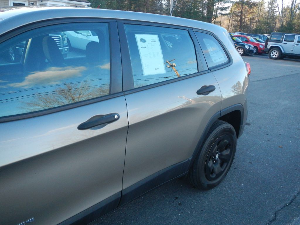 2017 Jeep Cherokee Image 35