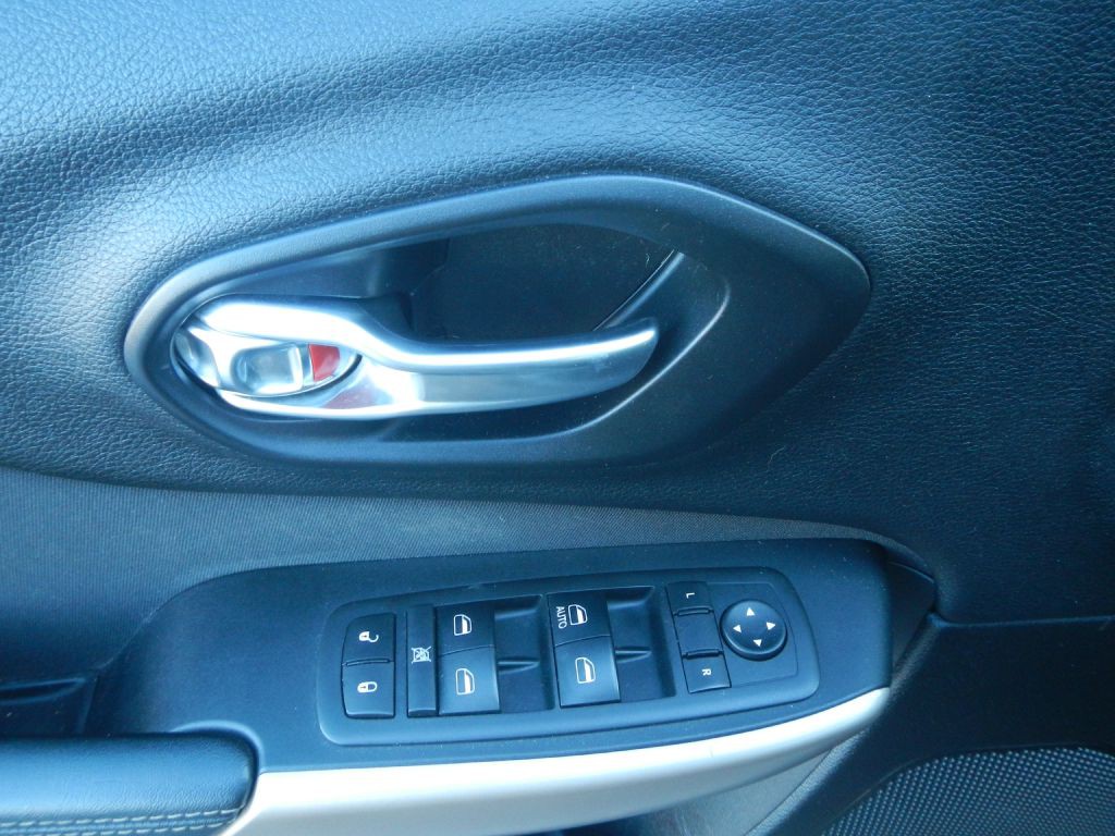 2017 Jeep Cherokee Image 44