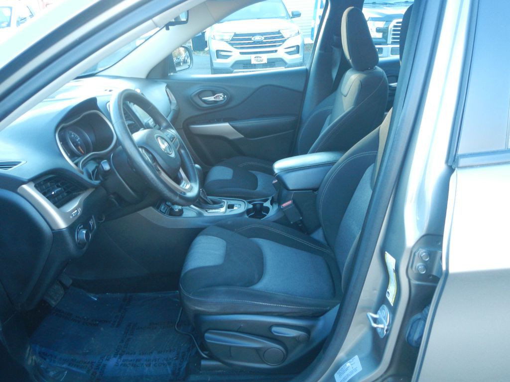 2017 Jeep Cherokee Image 45