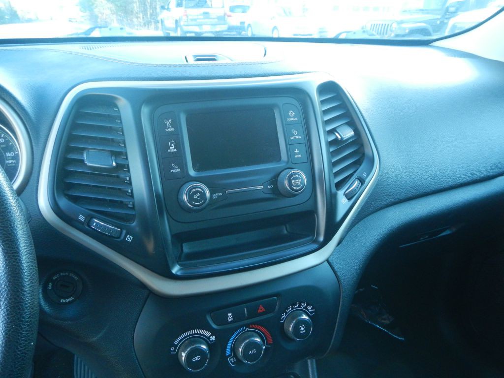 2017 Jeep Cherokee Image 47