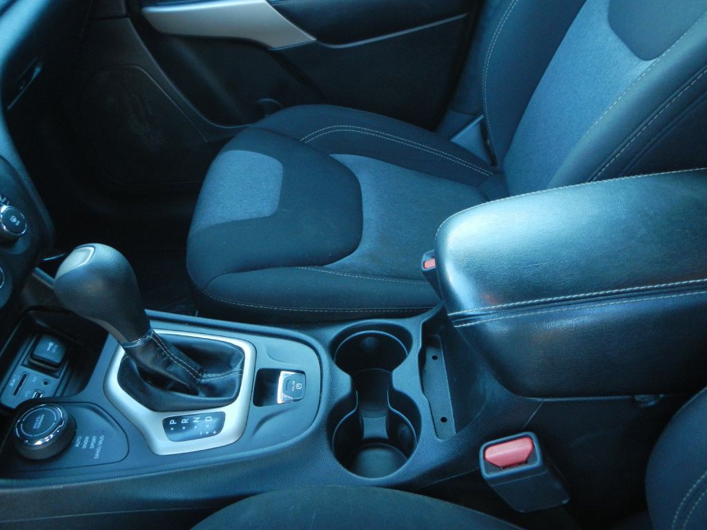 2017 Jeep Cherokee Image 49