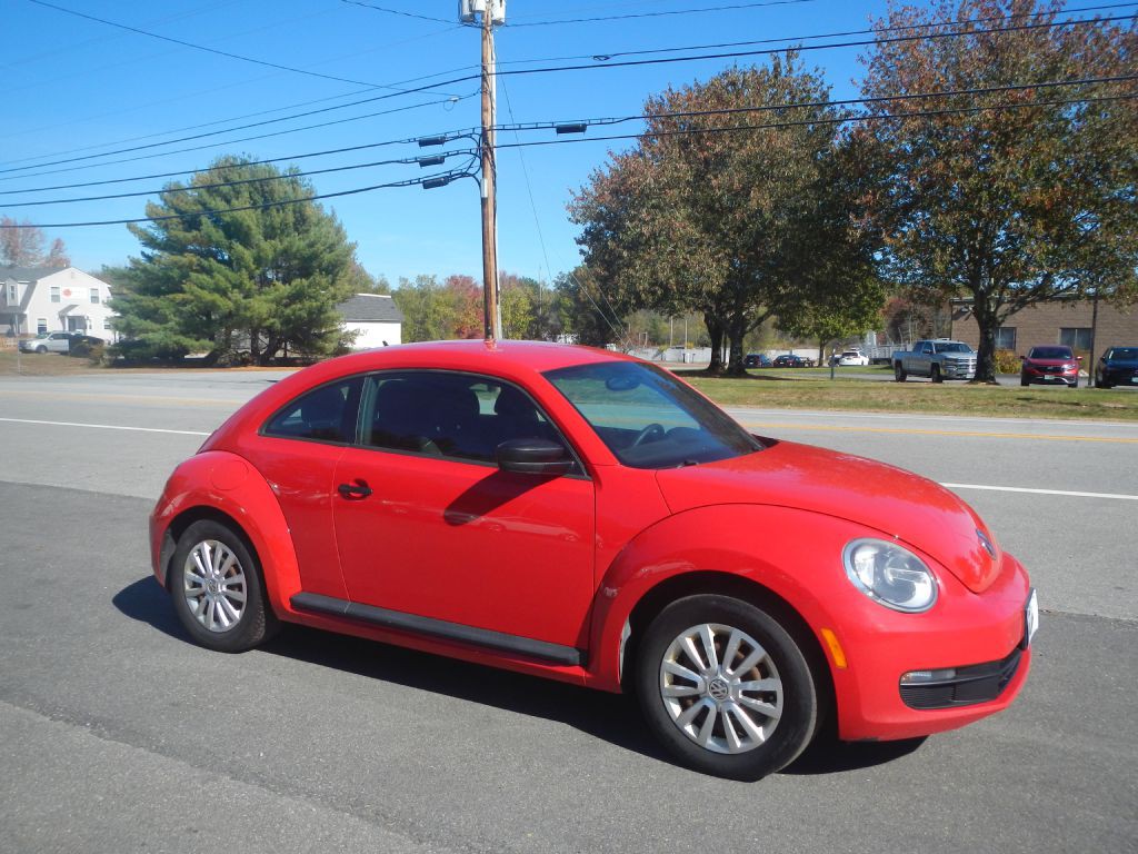 2012 Volkswagen Beetle Image 1