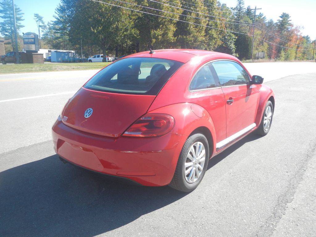 2012 Volkswagen Beetle Image 7