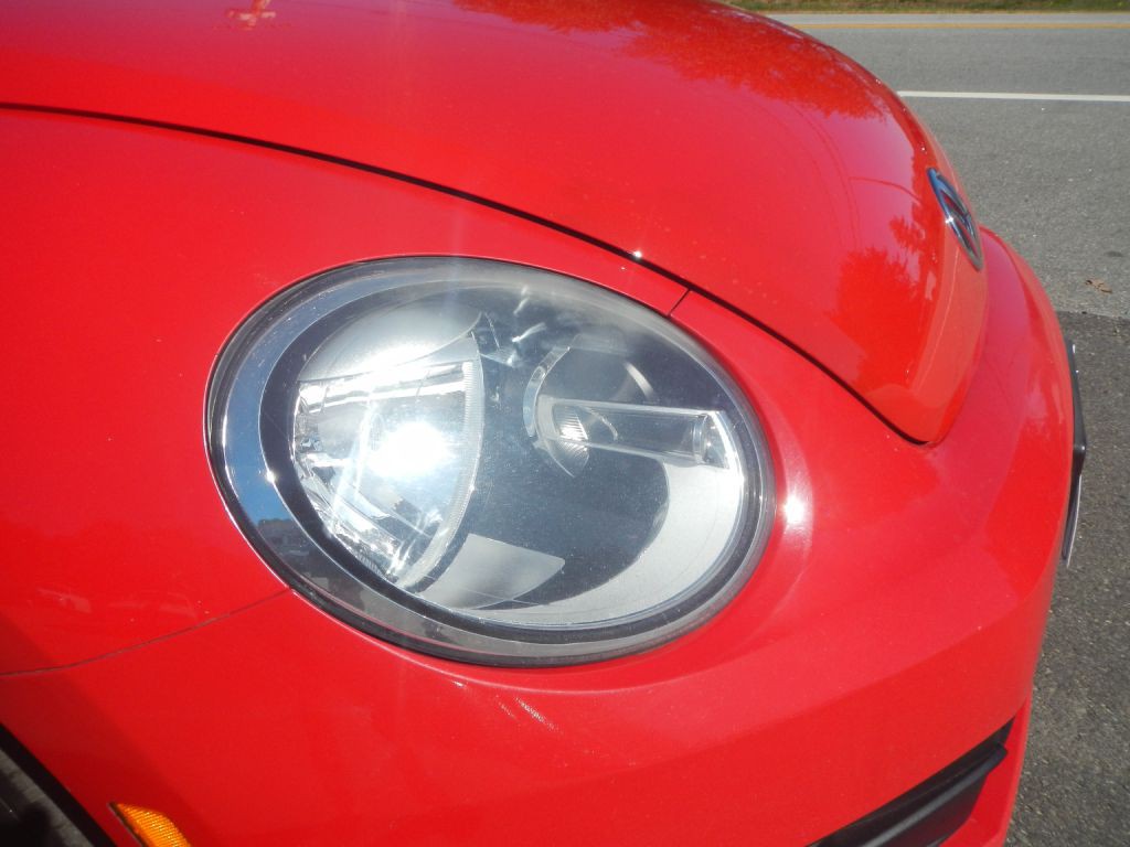 2012 Volkswagen Beetle Image 11