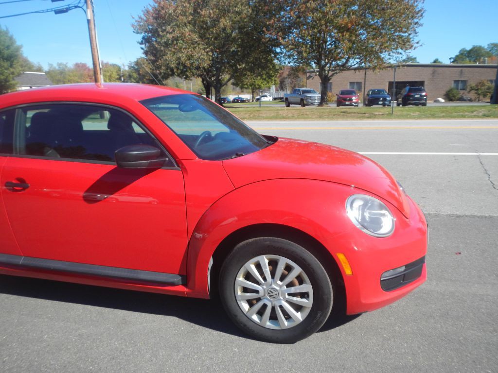 2012 Volkswagen Beetle Image 12