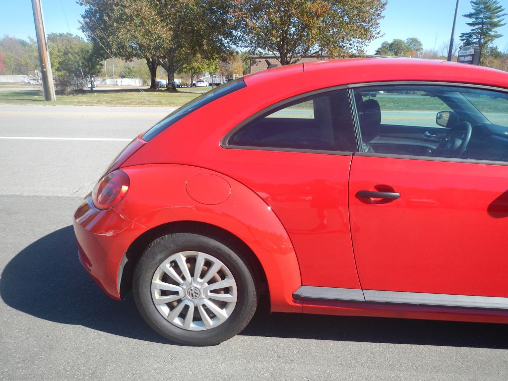 2012 Volkswagen Beetle Image 14