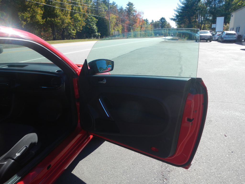 2012 Volkswagen Beetle Image 16