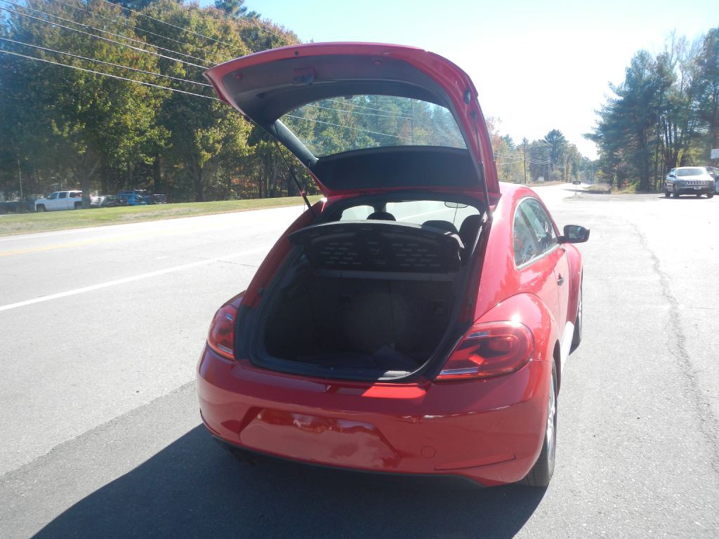 2012 Volkswagen Beetle Image 30