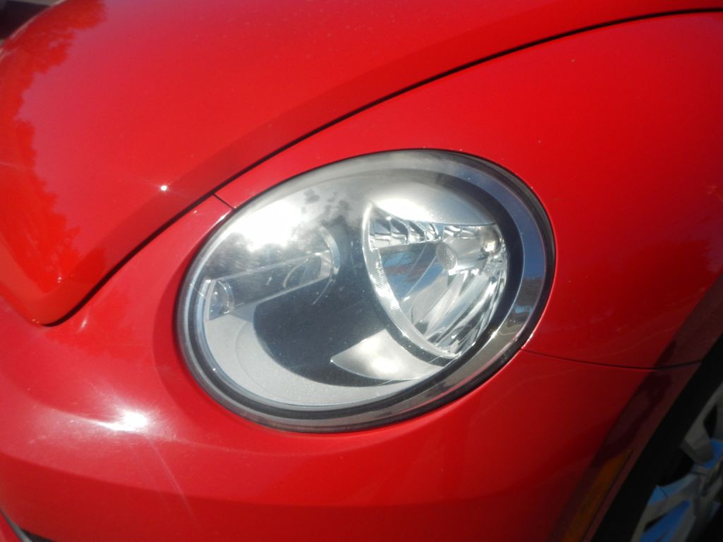 2012 Volkswagen Beetle Image 33