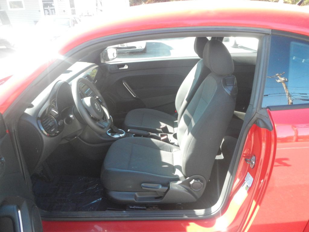 2012 Volkswagen Beetle Image 39