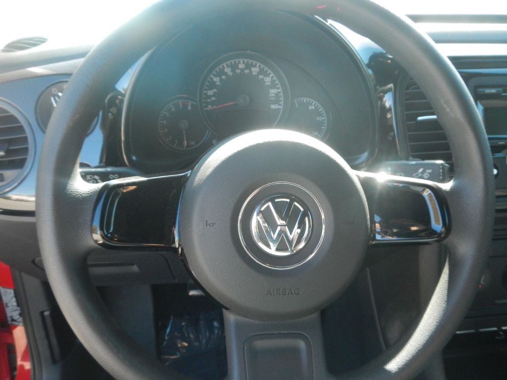 2012 Volkswagen Beetle Image 46