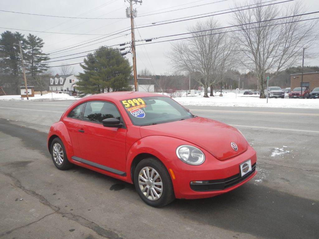 2012 Volkswagen Beetle Image 2