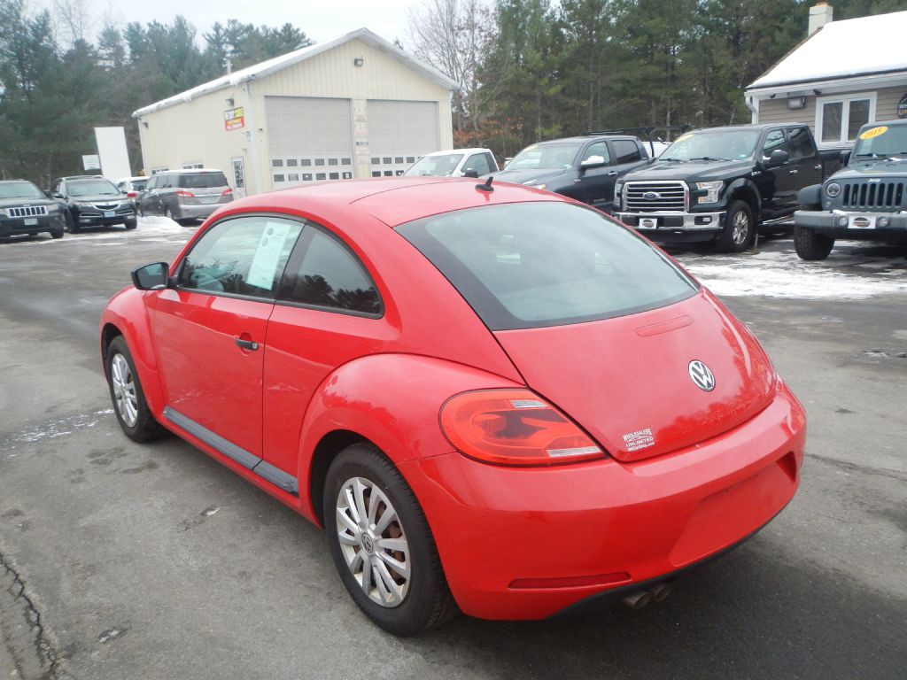 2012 Volkswagen Beetle Image 7