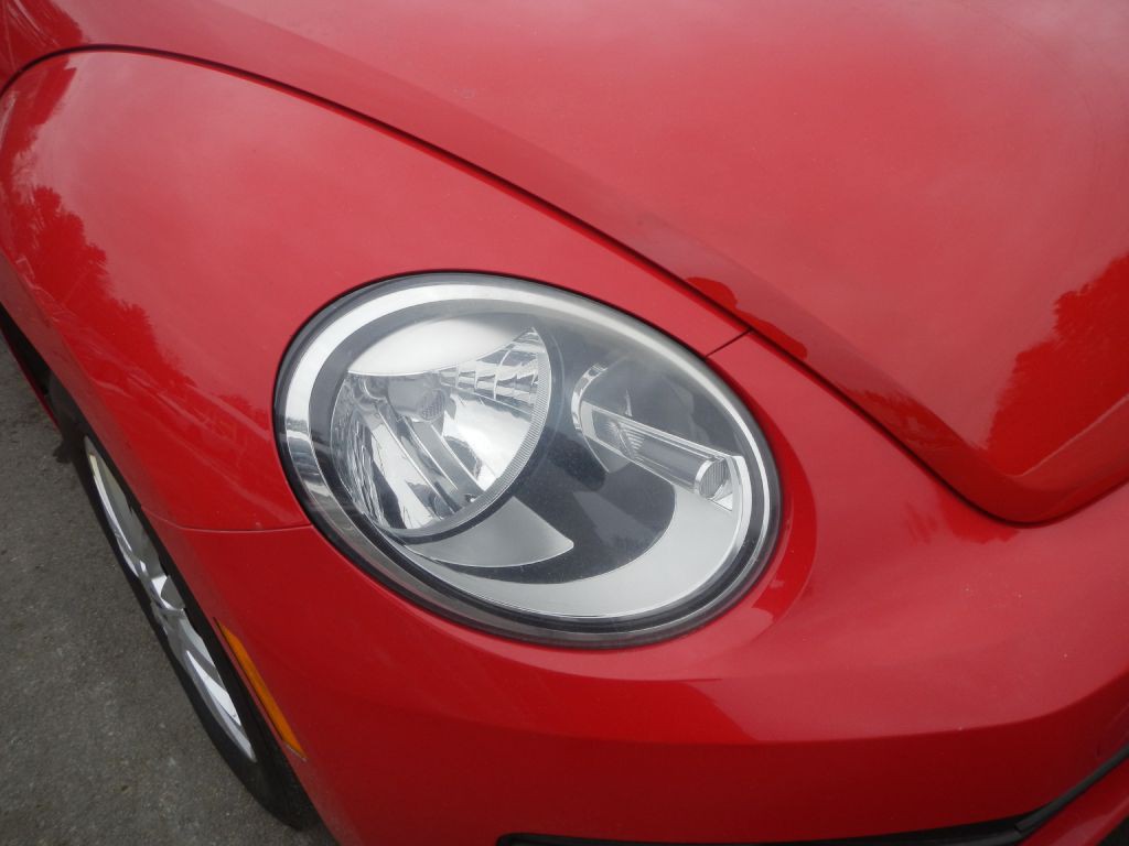 2012 Volkswagen Beetle Image 12