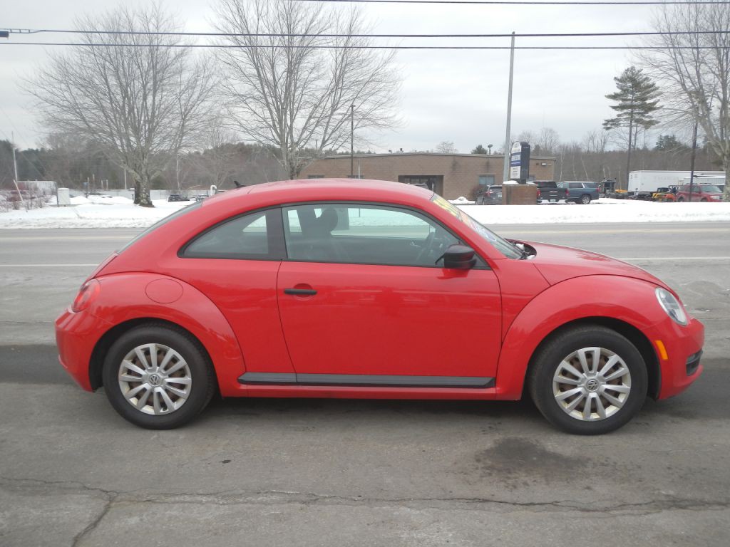 2012 Volkswagen Beetle Image 16