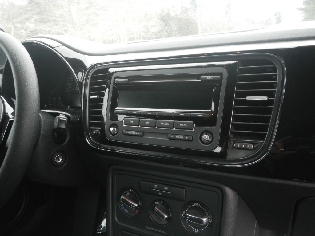 2012 Volkswagen Beetle Image 21