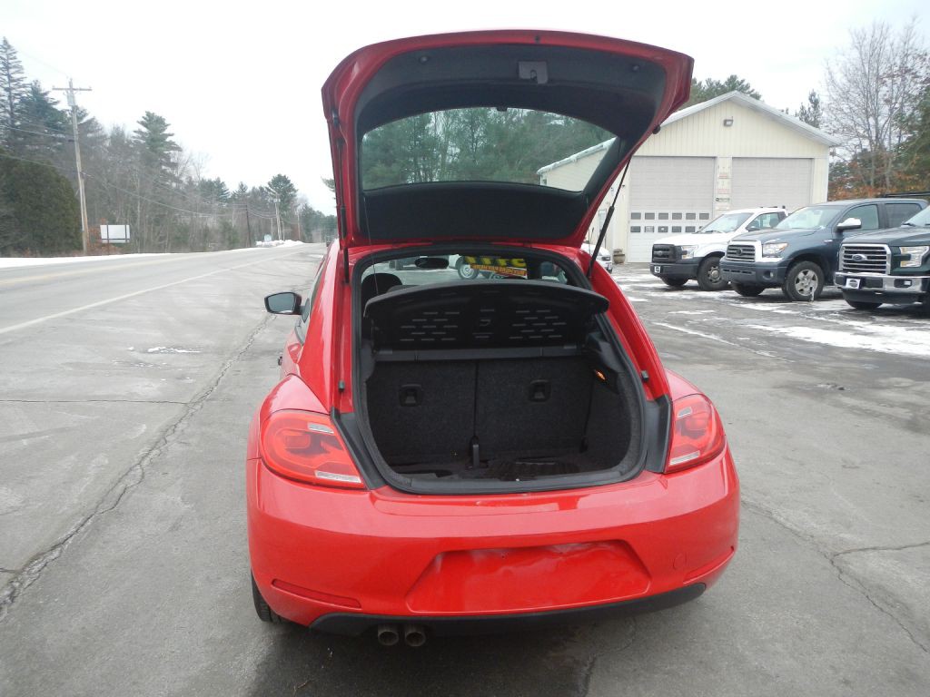 2012 Volkswagen Beetle Image 30