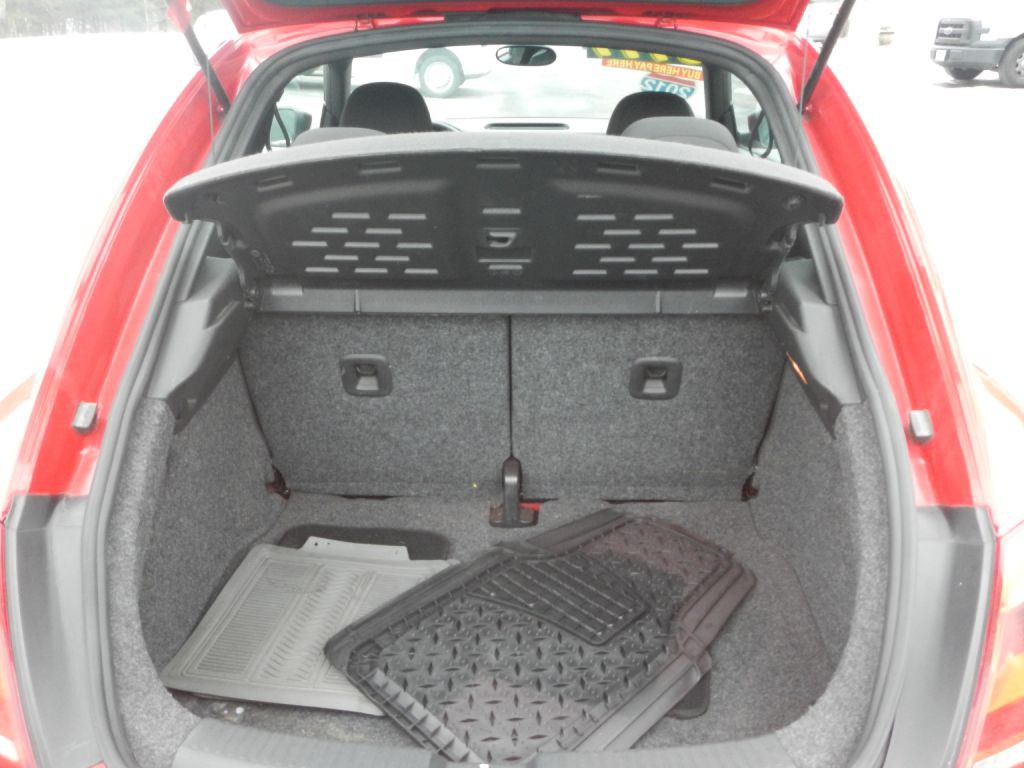 2012 Volkswagen Beetle Image 31