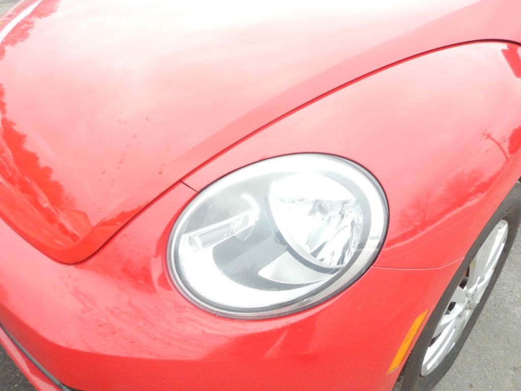 2012 Volkswagen Beetle Image 32