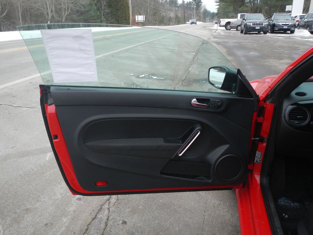 2012 Volkswagen Beetle Image 38