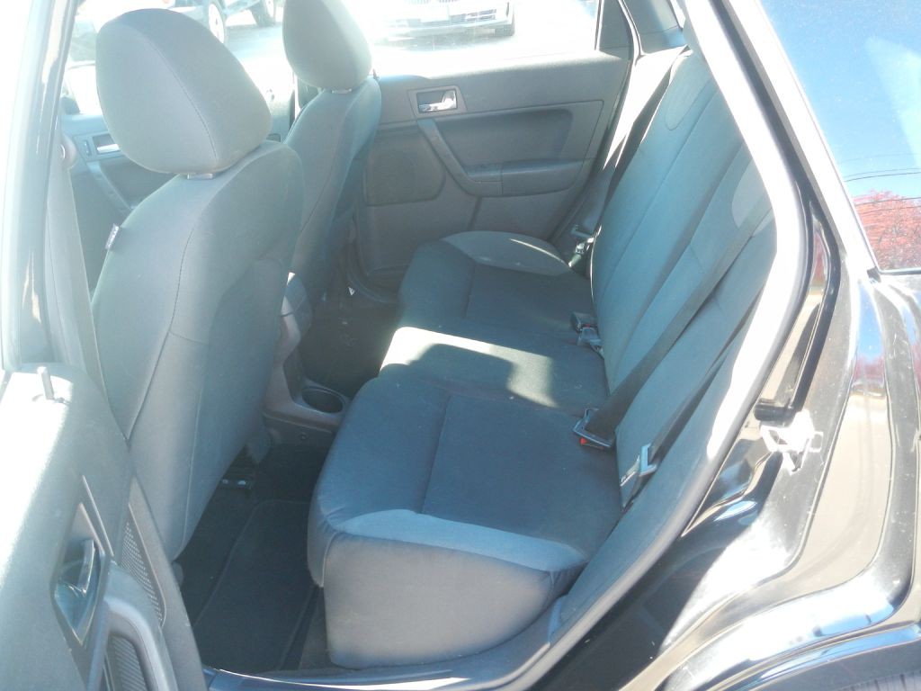 2009 Ford Focus Image 16