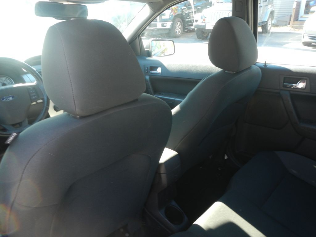 2009 Ford Focus Image 18