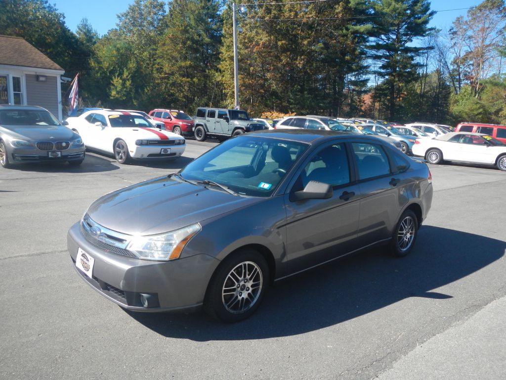 2010 Ford Focus Image 2