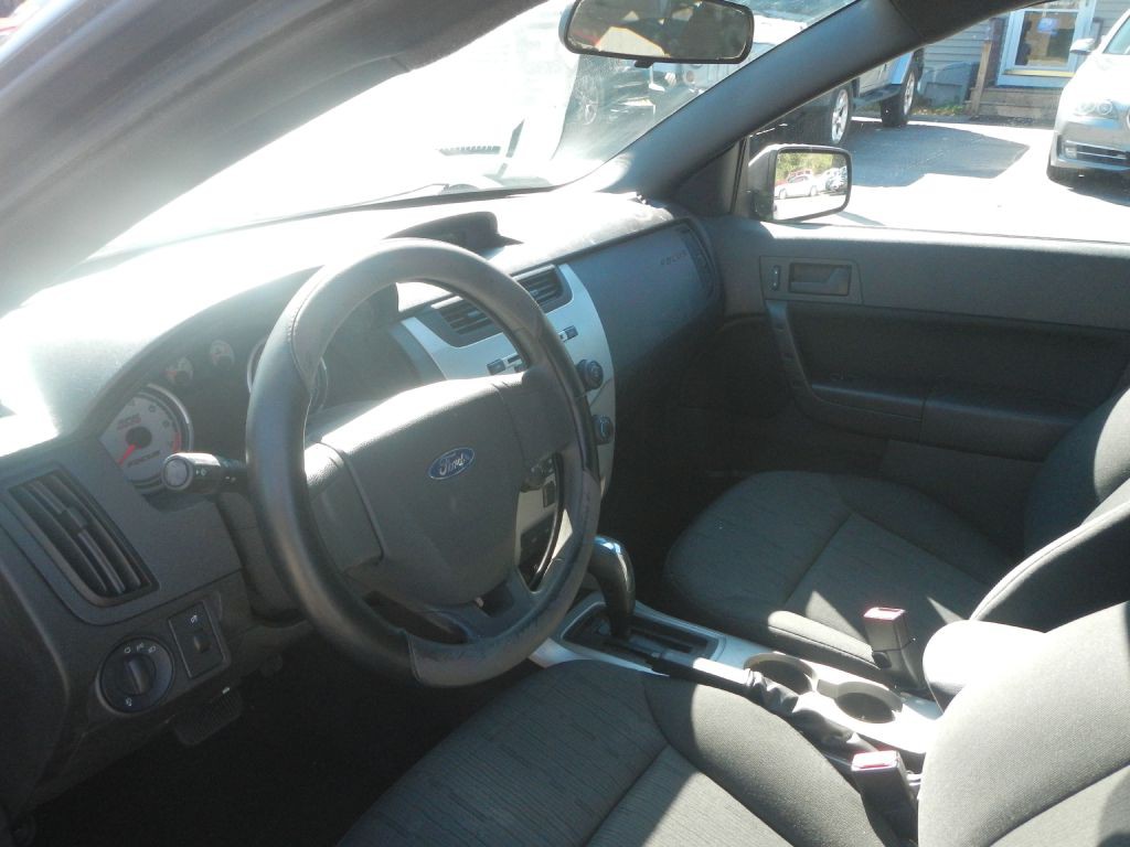 2010 Ford Focus Image 3
