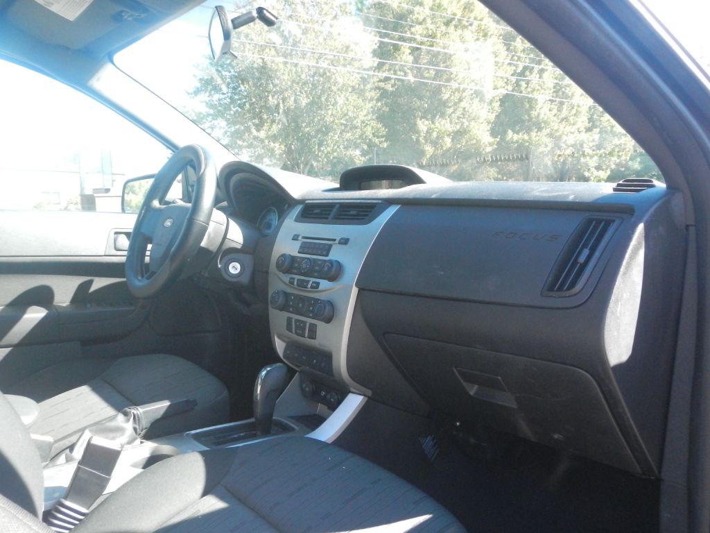 2010 Ford Focus Image 10
