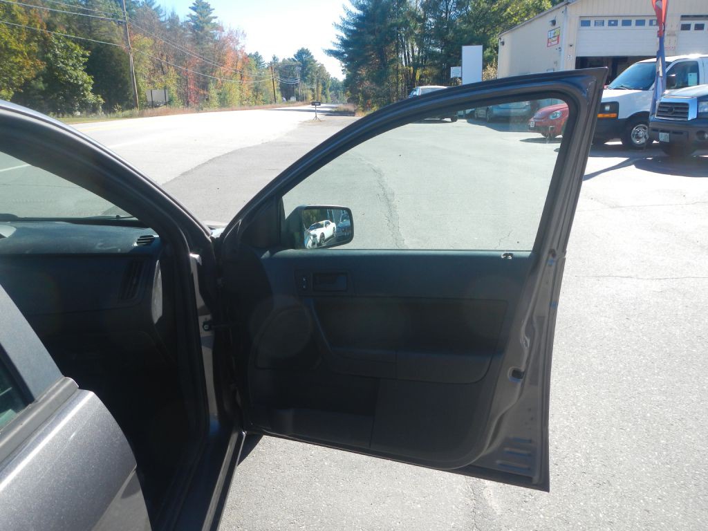 2010 Ford Focus Image 15