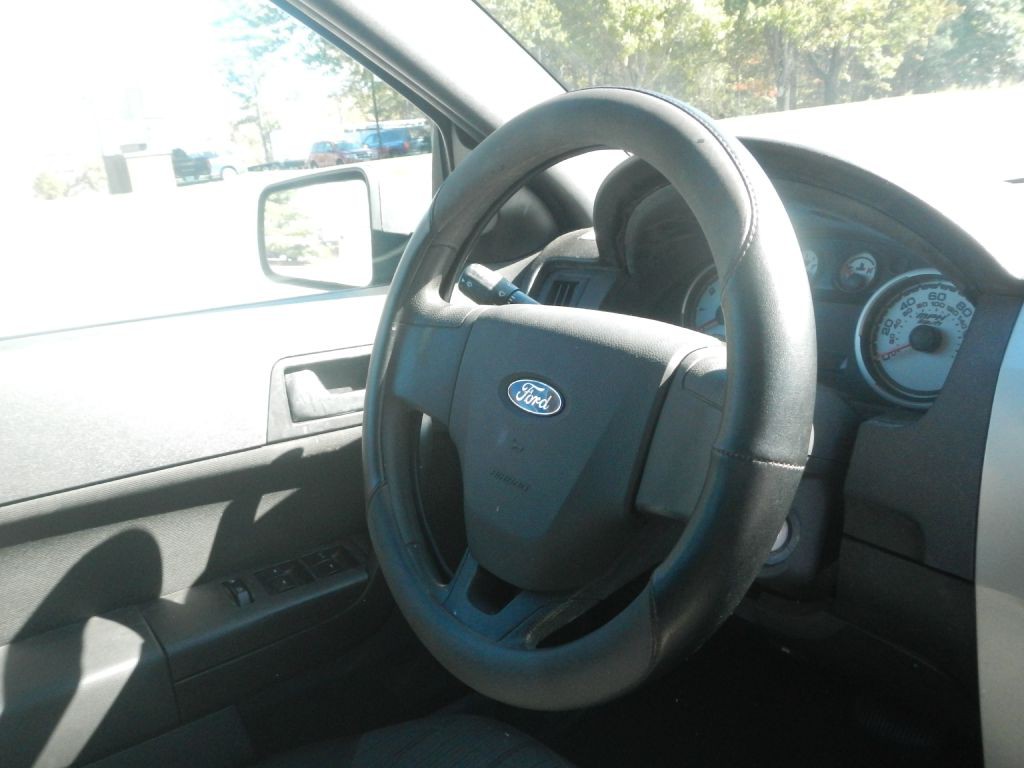 2010 Ford Focus Image 19