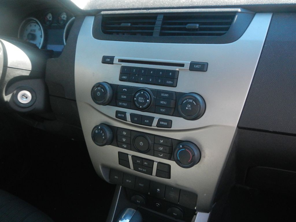 2010 Ford Focus Image 21