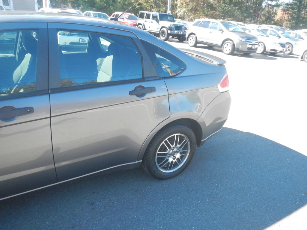2010 Ford Focus Image 35