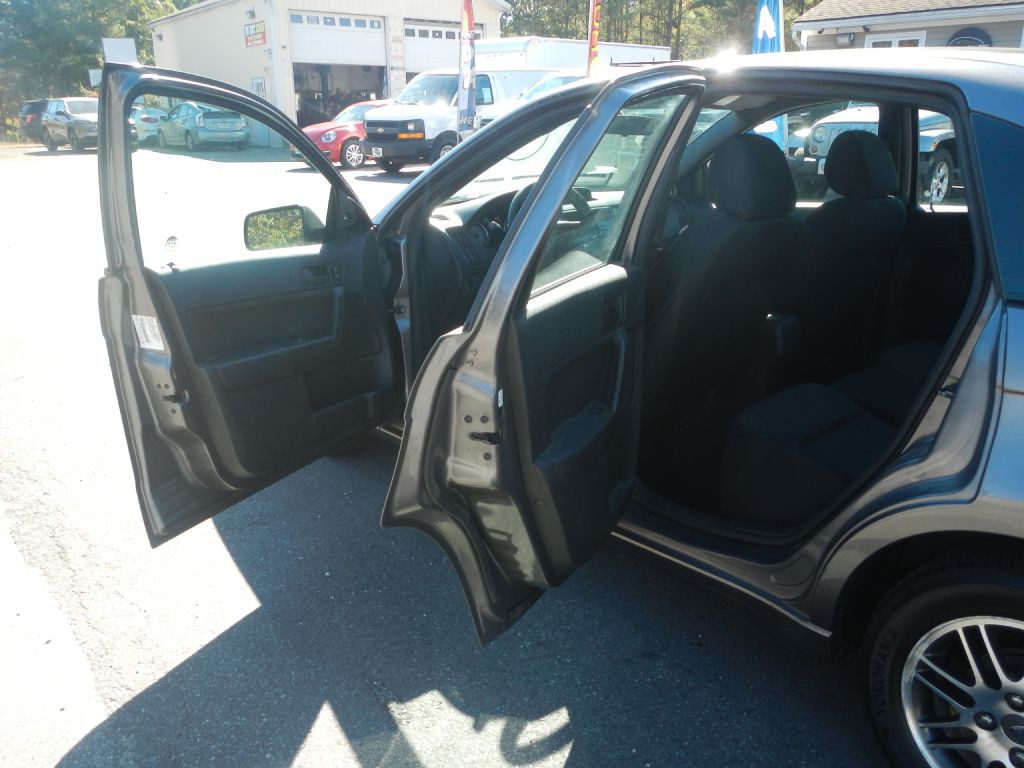 2010 Ford Focus Image 37