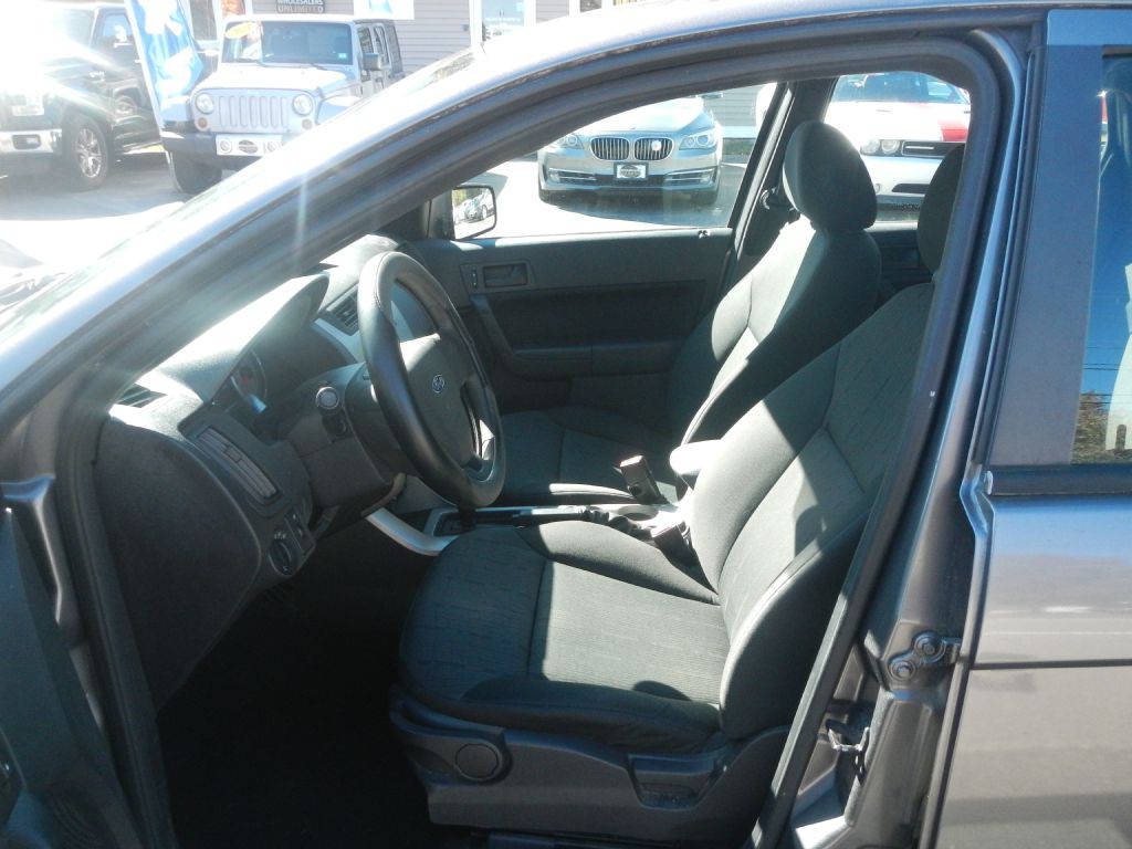 2010 Ford Focus Image 44