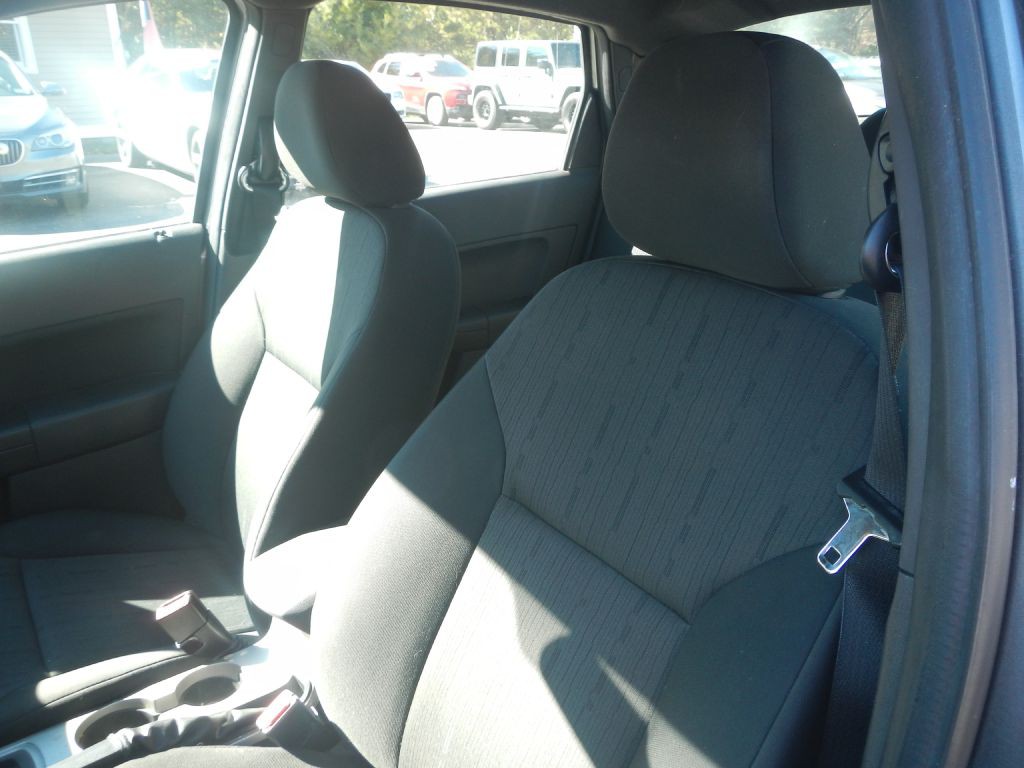 2010 Ford Focus Image 45