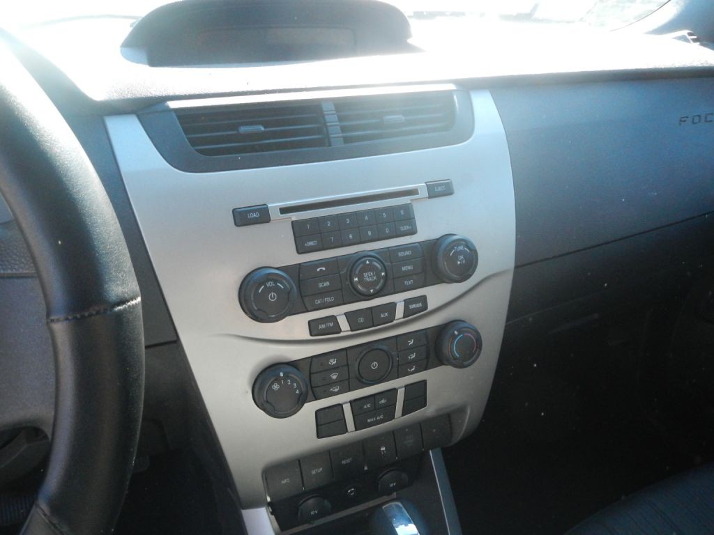 2010 Ford Focus Image 48
