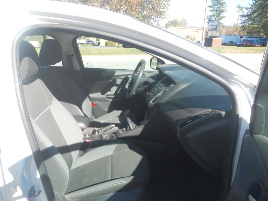 2013 Ford Focus Image 16