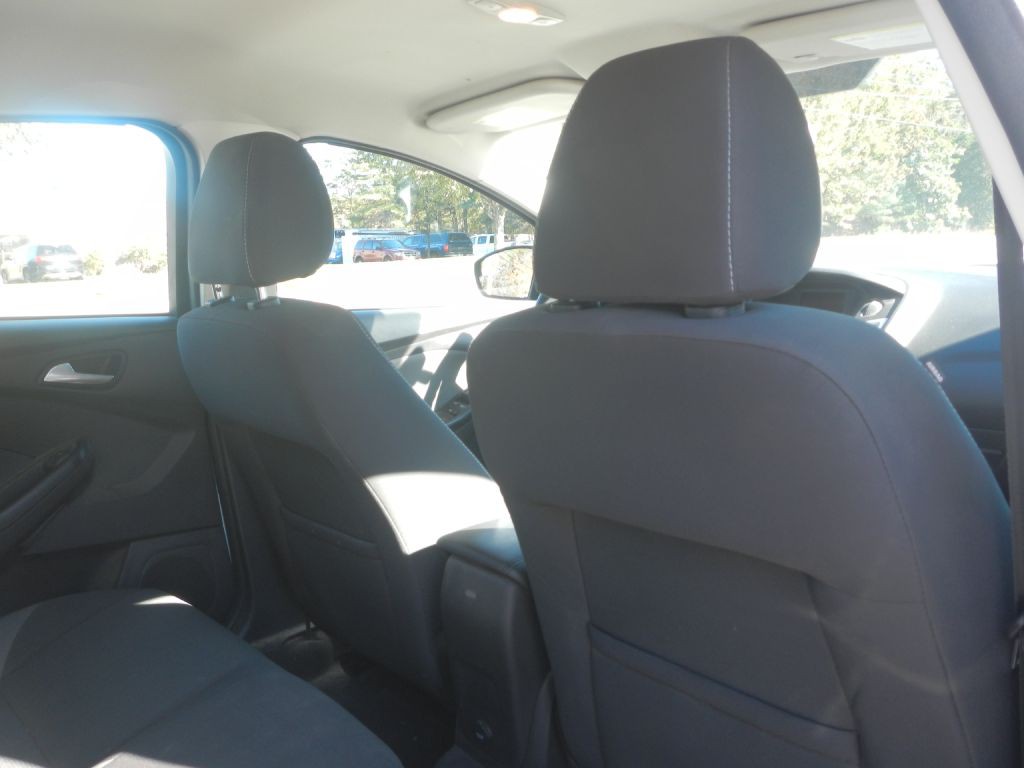 2013 Ford Focus Image 24