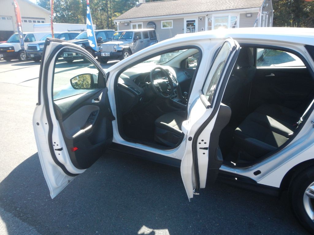 2013 Ford Focus Image 38