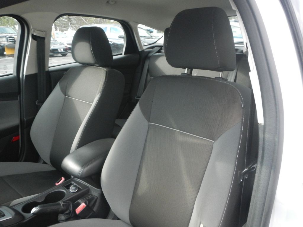 2013 Ford Focus Image 9