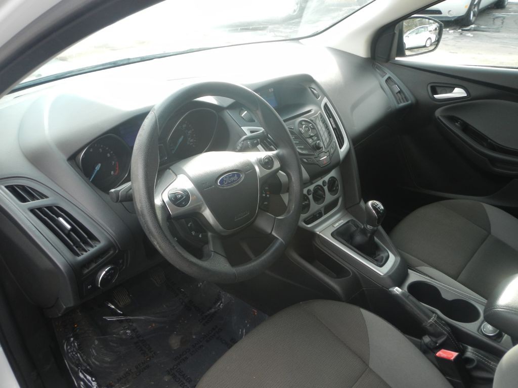 2013 Ford Focus Image 10